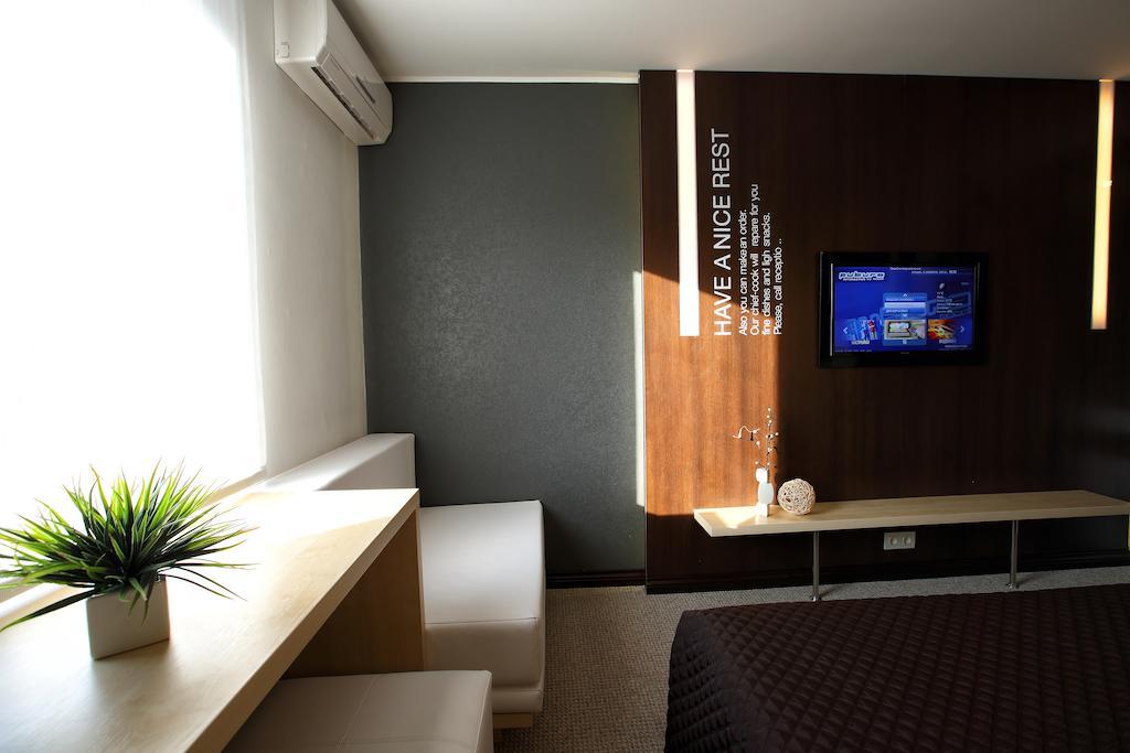 Futuro Hotel Bishkek Quarto foto